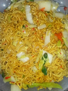 Foto resep Mie goreng jawa pedas / mie tek tek pedas