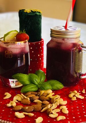 A picture of Blueberry Lemonade.