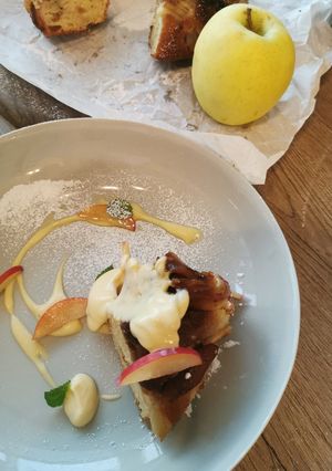 A picture of Pear upside down cake.
