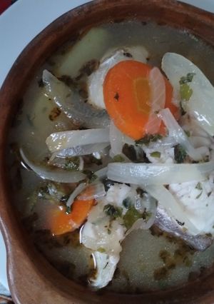 Una foto de Caldillo de congrio dorado