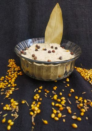 છાસ નો મસાલો (Chhas Masala Recipe In Gujarati) રેસીપી મુખ્ય ફોટો