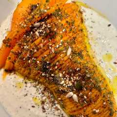 Una foto de Calabaza estilo hasselback con crema de queso feta 🎃