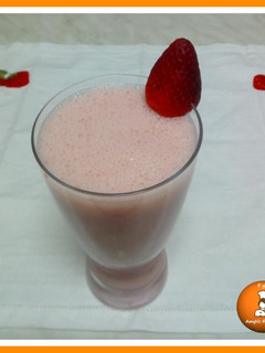 Una foto de Batido de fresas y banana