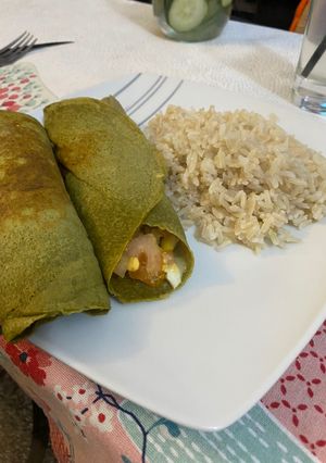 Una foto de Creps de acelga relleno de queso, tomate, choclo y huevo