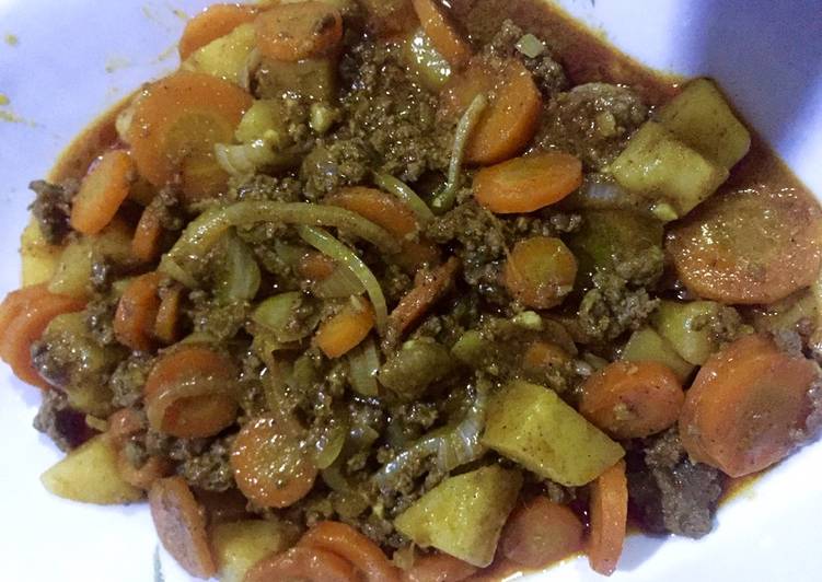 Resep Tumis kentang wortel daging cincang kecap oleh 
