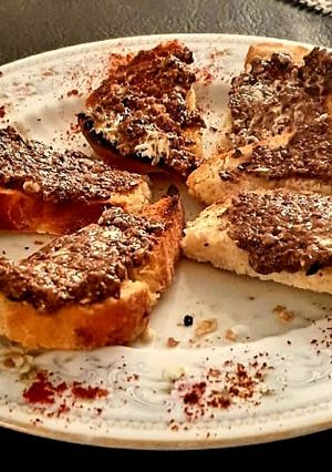 Una foto de Bruschetta con anchoitas