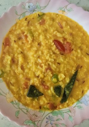 A picture of Dahiwali mung daal Khichdi.