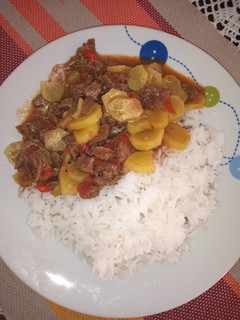 Una foto de Olluquito con carne