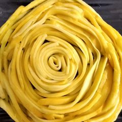 A picture of Mango flower.