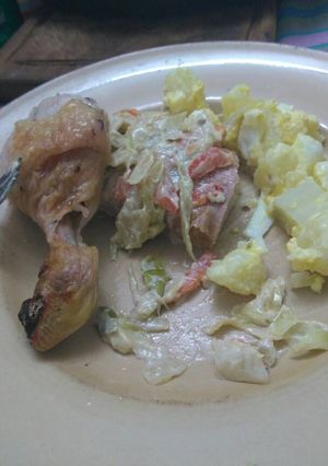 Una foto de Pollo, solomillo al horno salsa crema verdeo para rociar a gusto