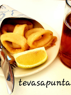 Una foto de Fritura de calamares 🦑🍺