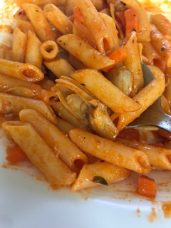 Una foto de Pasta con alcachofas