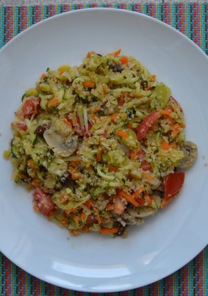 Foto principal de Ensalada de quinoa con verduras