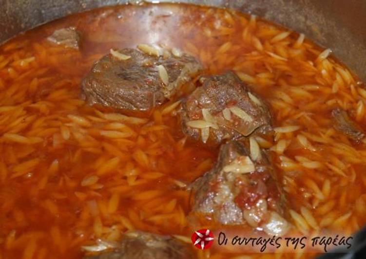 Beef with orzo in the pot