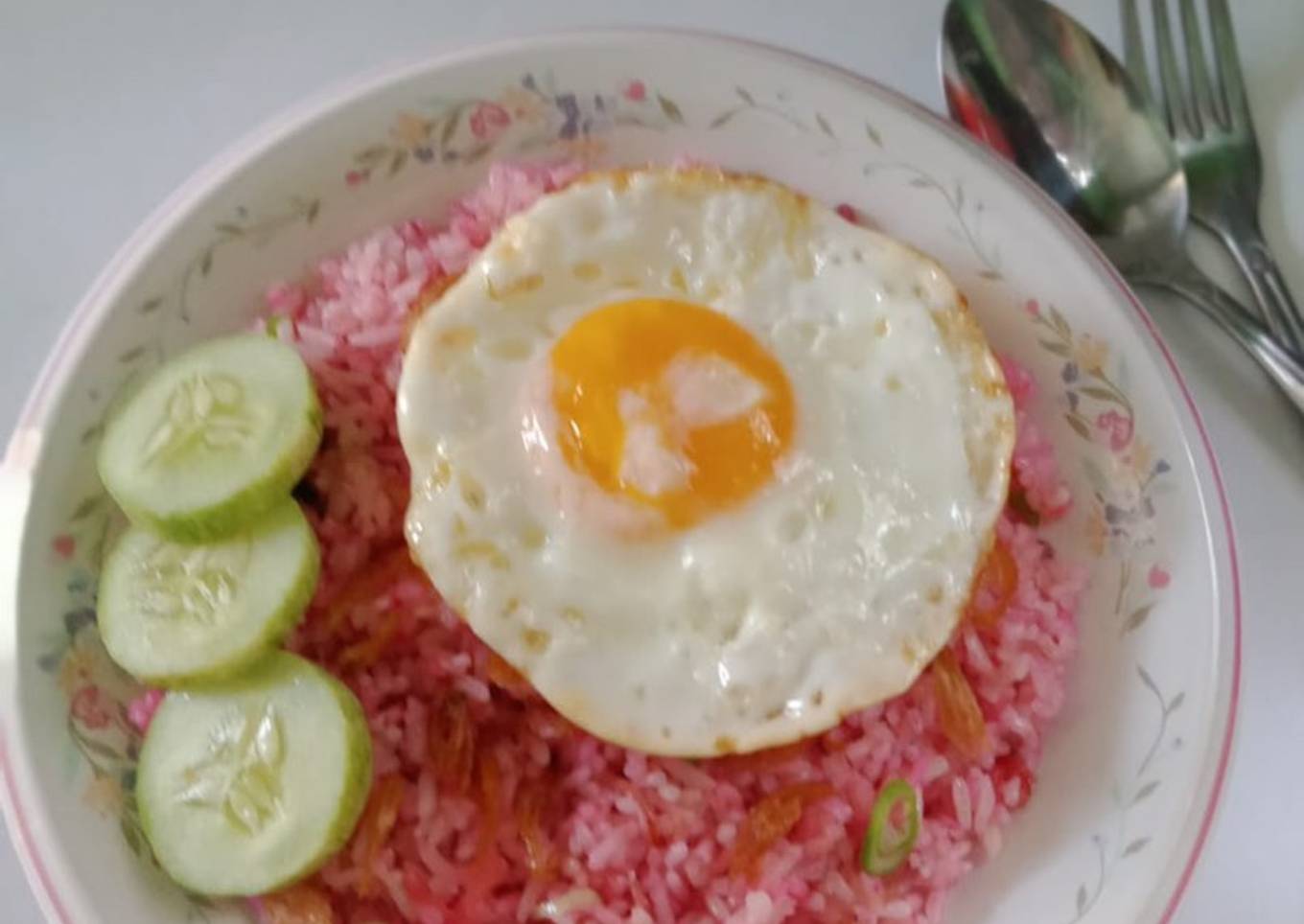 Nasi Goreng Pink Kulit Buah Naga