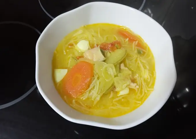 Cómo Hacer  Sopa de fideos de arroz y salmón