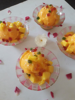 मैंगो आइसक्रीम (mango ice cream recipe in Hindi) रेसिपी मुख्य फोटो