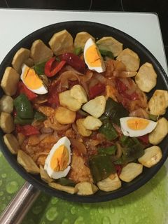 Una foto de Sartén de pollo y pisto