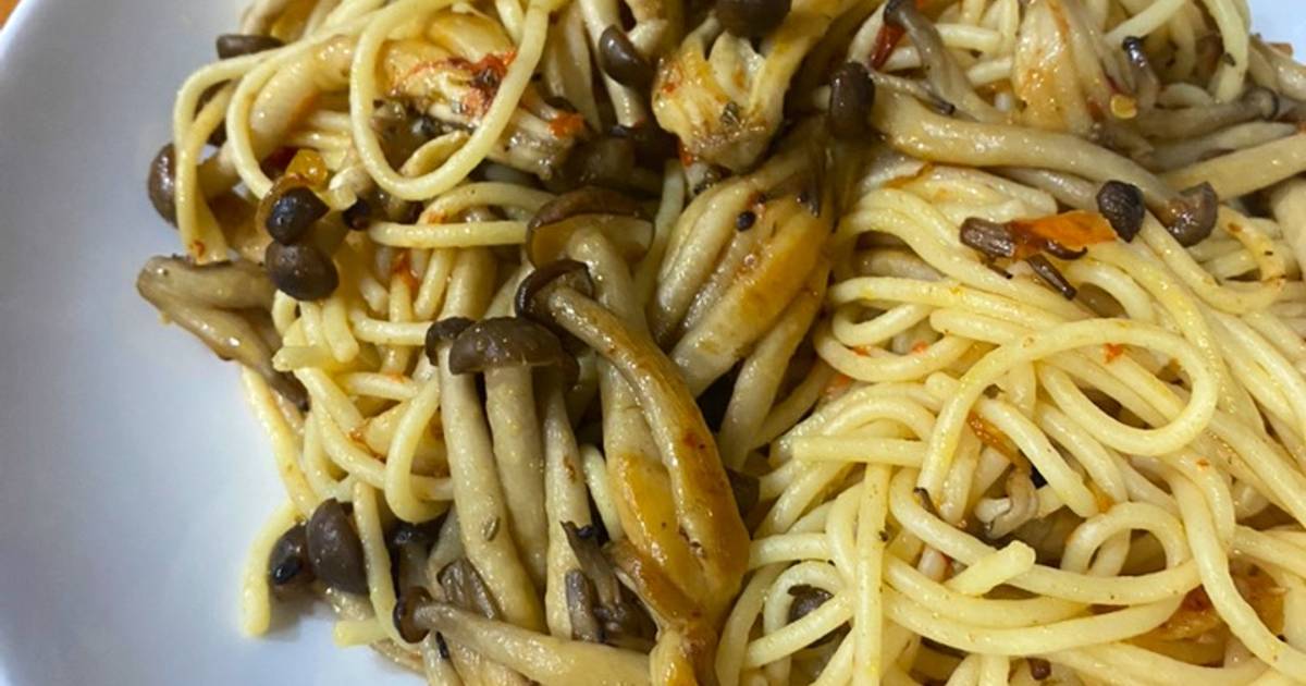 Resep Spaghetti Aglio Olio Jamur Shimeji oleh Kristina Heryawati Cookpad