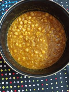 ग्रेवी वाले छोले (gravy chole recipe in hindi) रेसिपी मुख्य फोटो