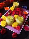 કેસર ઠંડાઈ (Kesar Thandai Recipe In Gujarati)