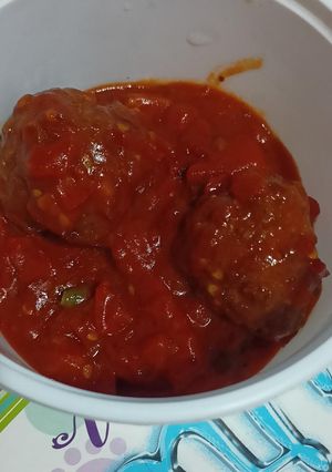 A picture of Meatball tomato peri peri salsa.