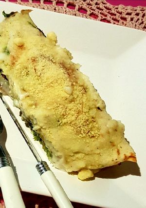 Una foto de Canelones verdes y atún bechamel ¡extra large!😊