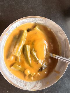 સરગવાનું ચણાના લોટ વાળું શાક (Saragva Besan Shak Recipe In Gujarati) રેસીપી મુખ્ય ફોટો