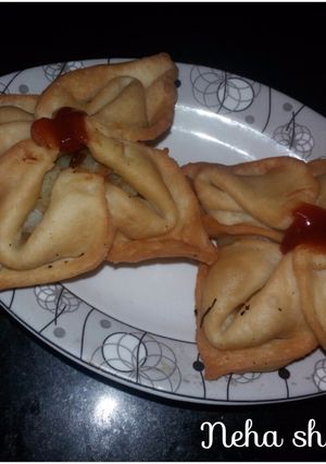 A picture of Flower samosa.