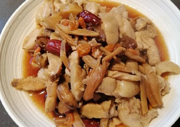 How to Prepare Homemade Steam Chicken with Dates