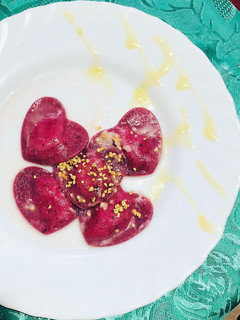 Foto di Ravioli di barbabietola alla ricotta e miele