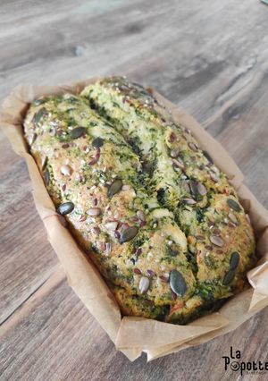 Une photo de Cake épinards & feta aux graines