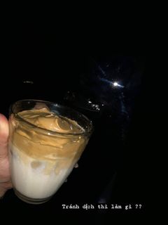 Hình của món Dalgona coffee - Cà phê bọt biển.