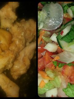 Una foto de Pollo a la Curcúma con ensalada de manzana