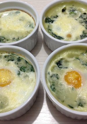 Una foto de Espinacas con huevos a la crema