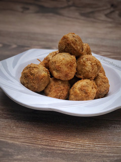 A picture of Yam balls.