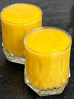A picture of Mango Apple Chikoo Banana & Date Smoothie.