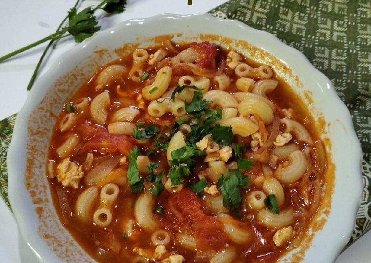 <em>Bolognaise macaroni soup</em>