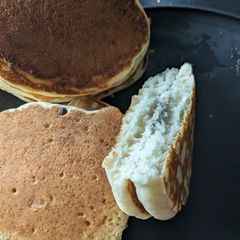 A picture of Uncle Vaughn's Pancakes.