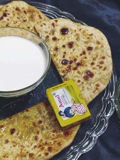पापड़ पराठा (Papad paratha recipe in hindi) रेसिपी मुख्य फोटो