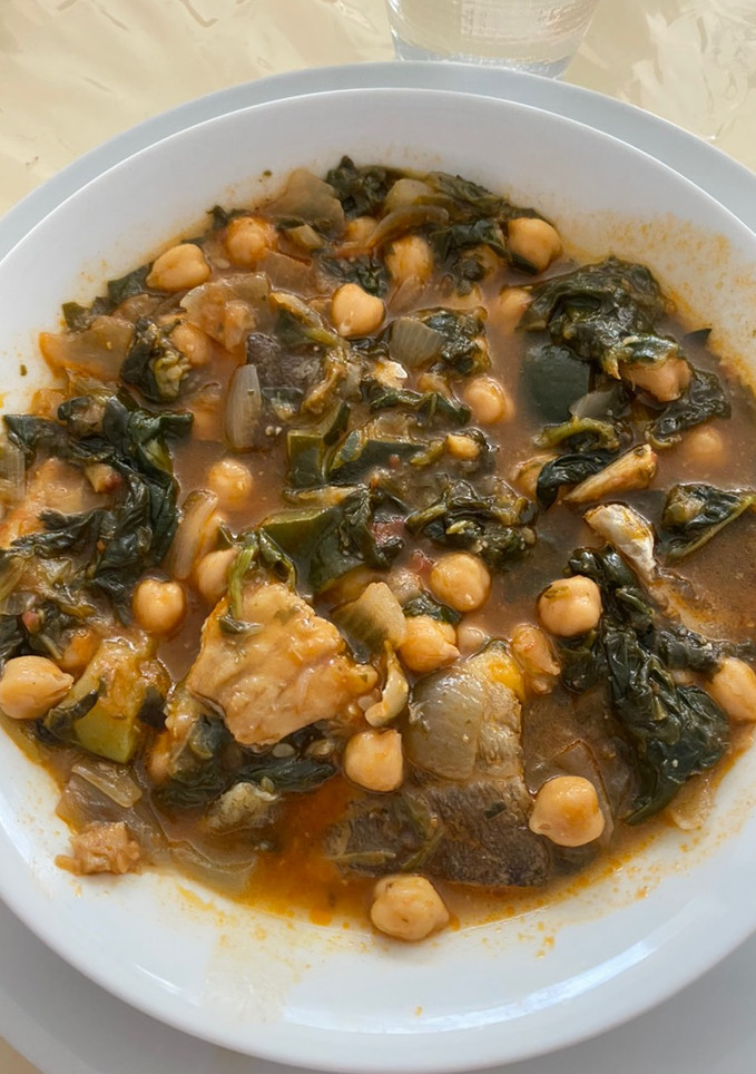 Una foto de Garbanzos con bacalao (olla perfect)