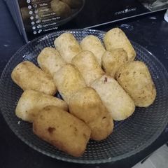 A picture of Fried Resha kabab.