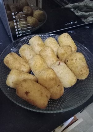 A picture of Fried Resha kabab.