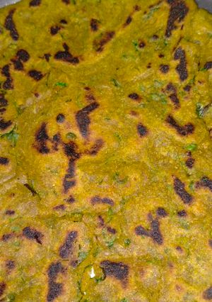 બાજરી મેથી નું ઢેબરાં (Bajri Methi Dhebra Recipe In Gujarati) રેસીપી મુખ્ય ફોટો