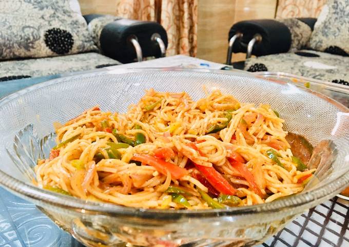 Mouth Watering Hakka Noodless Recipe By Tanvi Sardana Cookpad