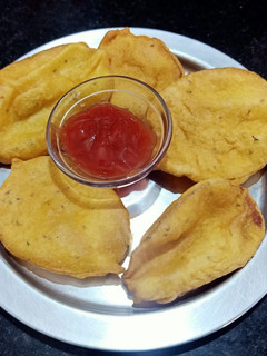 आलू के पकौड़े (aloo ke pakode recipe in Hindi) रेसिपी मुख्य फोटो