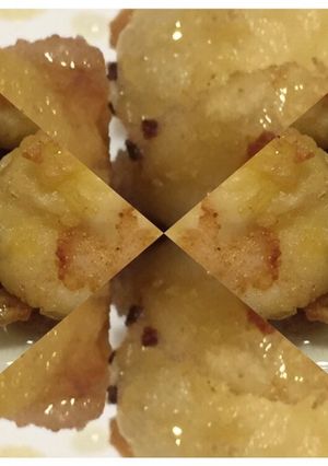 Una foto de Pincho de bolas de rulo de Cabra, miel y cebolla garrapiñada