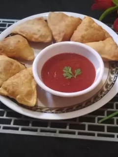 पंजाबी समोसे (Punjabi Samose recipe in Hindi) रेसिपी मुख्य फोटो