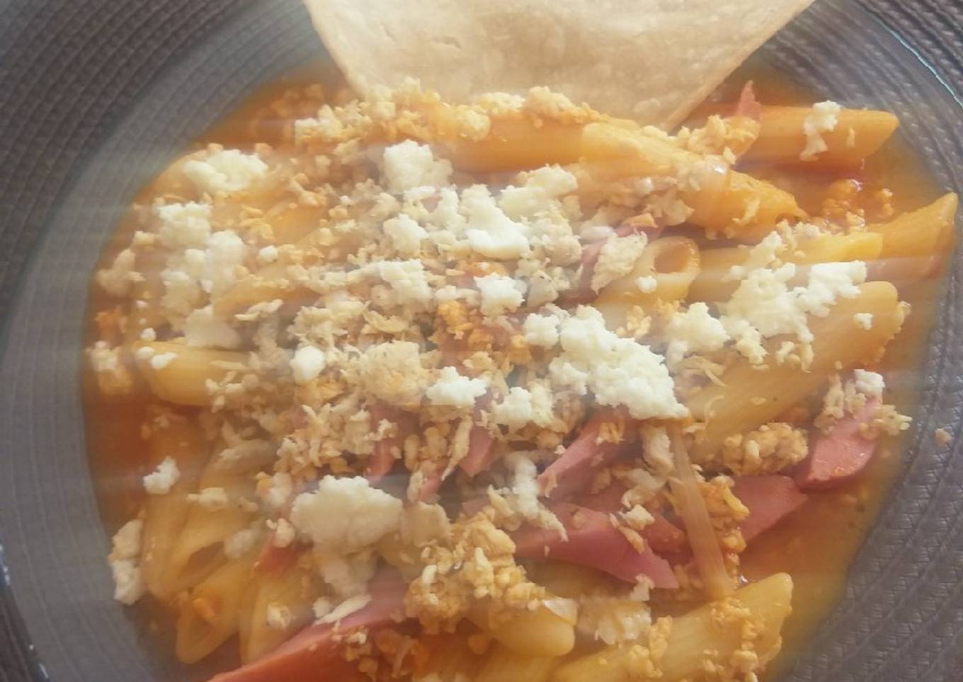 Pasta pluma con pollo y salsa😋