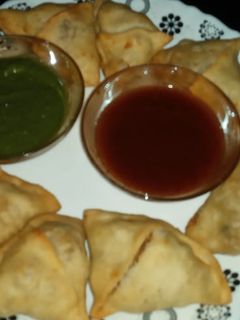 आलू मटर समोसा (Aloo matar samosa recipe in hindi) रेसिपी मुख्य फोटो